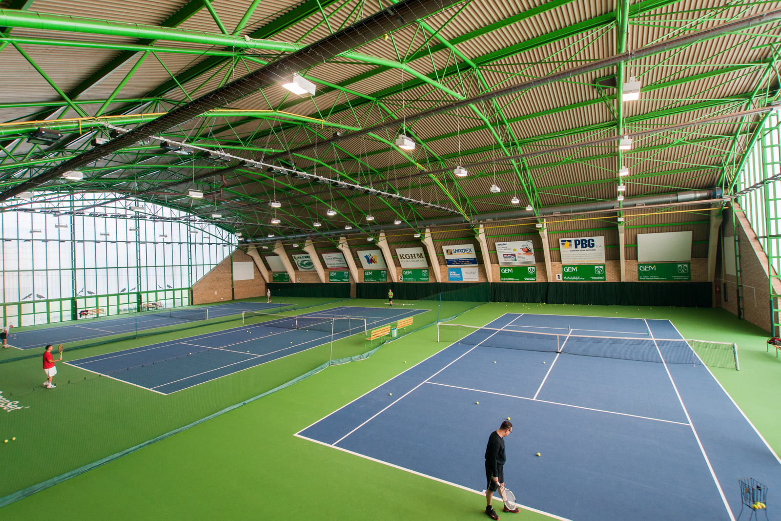 Sports camps Wroclaw - tennis hall - Road to Sport